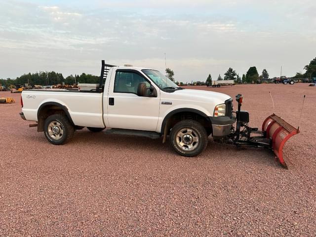 Image of Ford F-250 equipment image 2