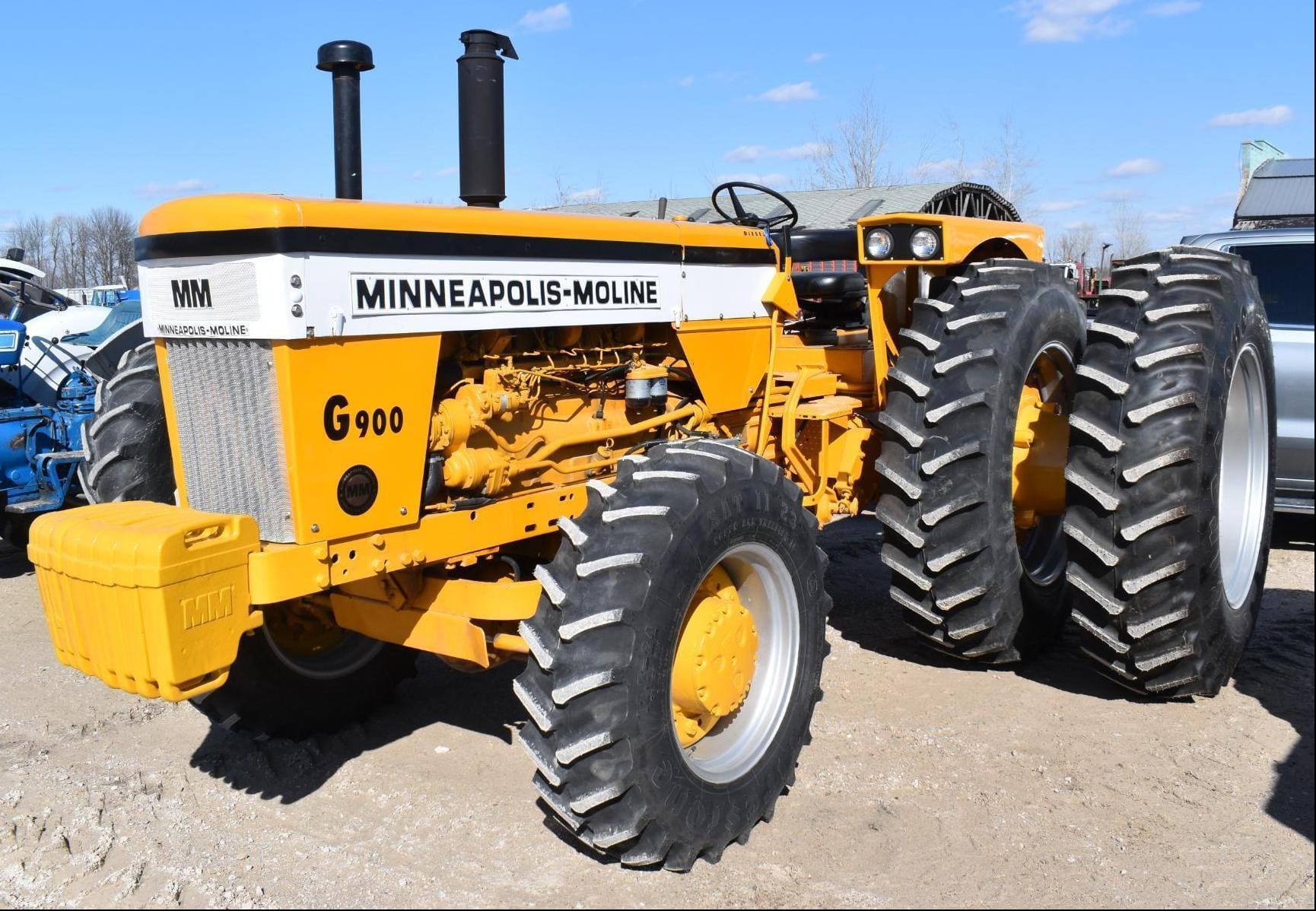 Main image Minneapolis-Moline G900