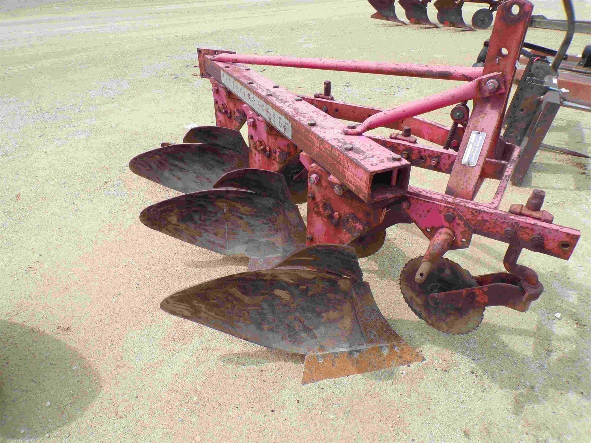 Main image Massey Ferguson 82