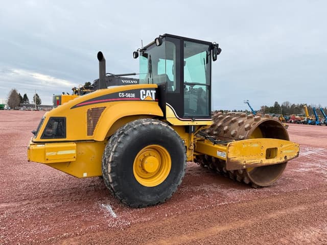 Image of Caterpillar CS-563E equipment image 3