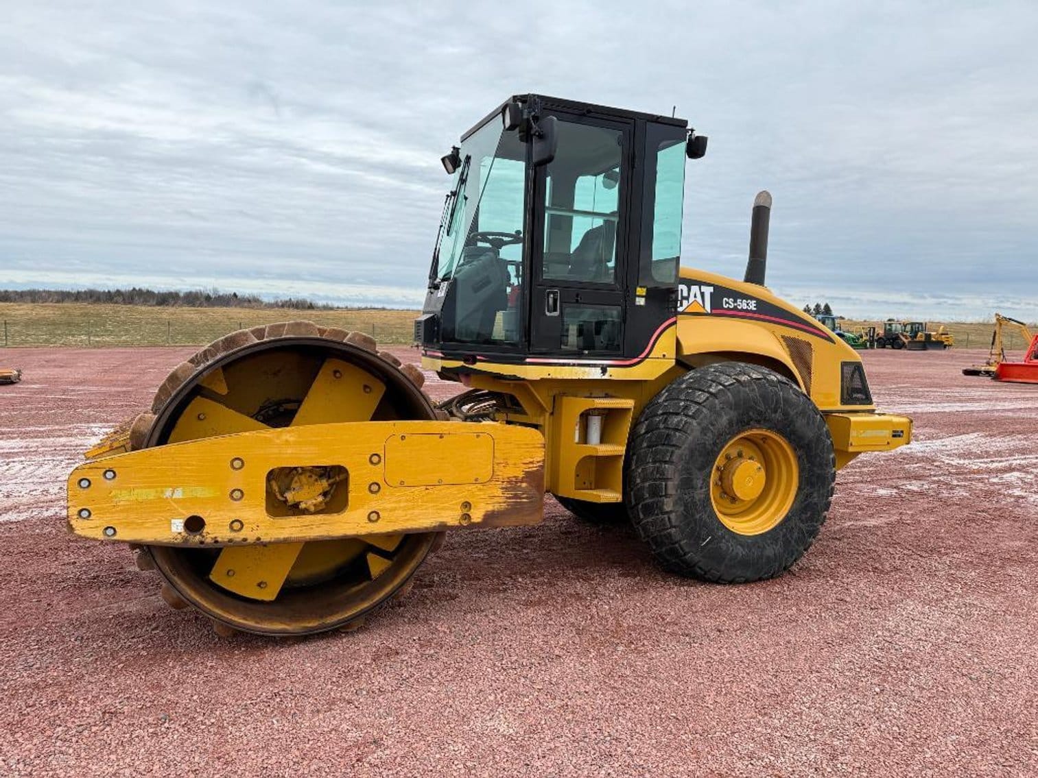 2006 Caterpillar CS-563E Equipment Image0