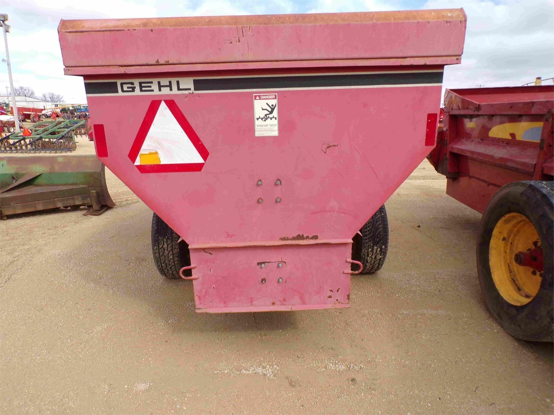 Gehl 7190 Hay and Forage Grinders/Mixers for Sale Tractor Zoom