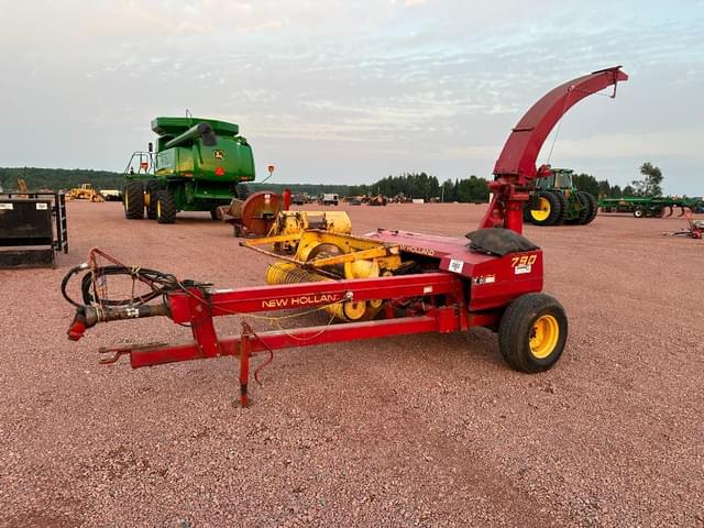 Image of New Holland 790 equipment image 3