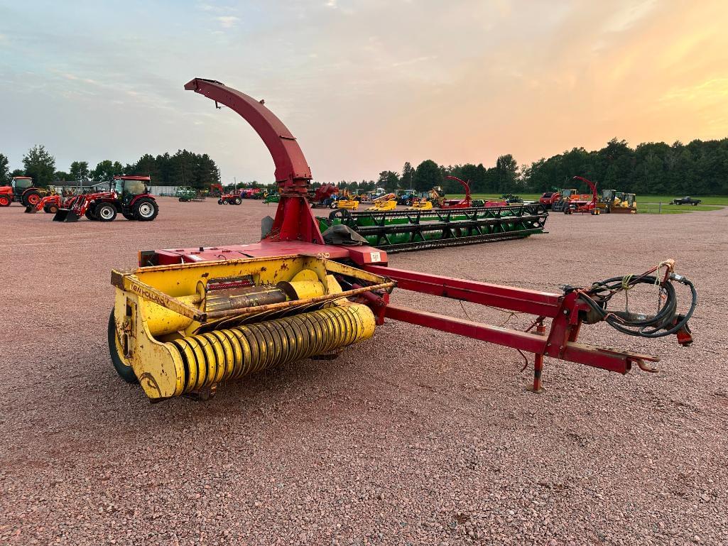 Image of New Holland 790 Primary image