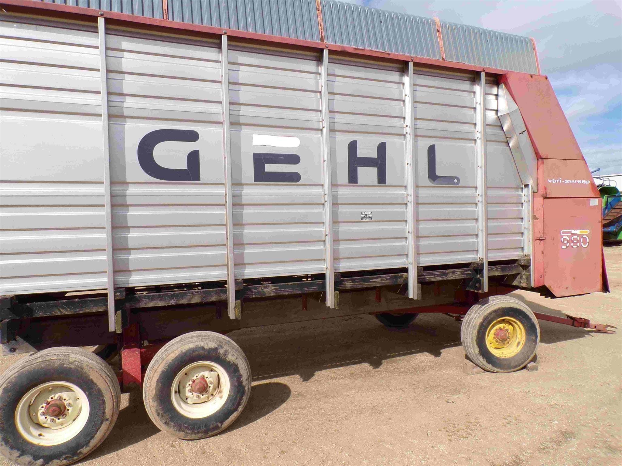 Main image Gehl 980