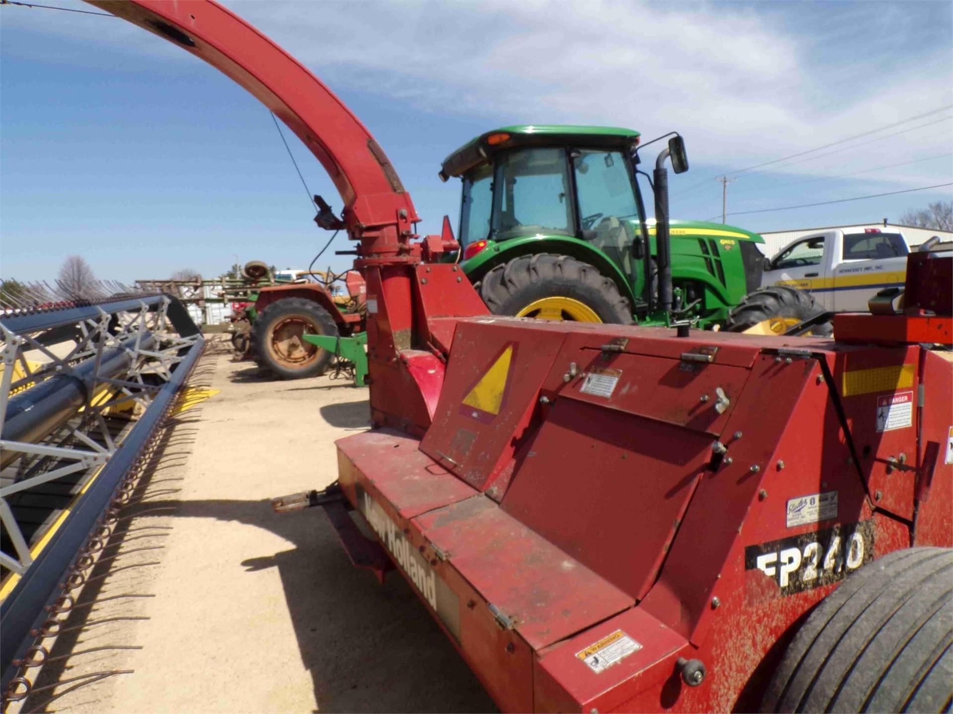 New Holland FP240 Harvesting Forage Harvesters - Pull Type for Sale ...