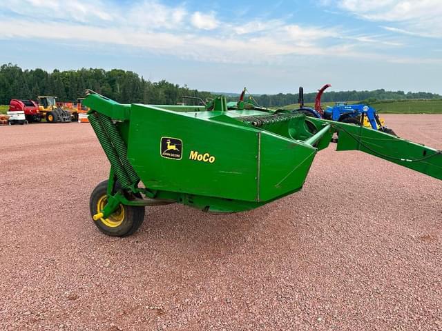 Image of John Deere 820 equipment image 1