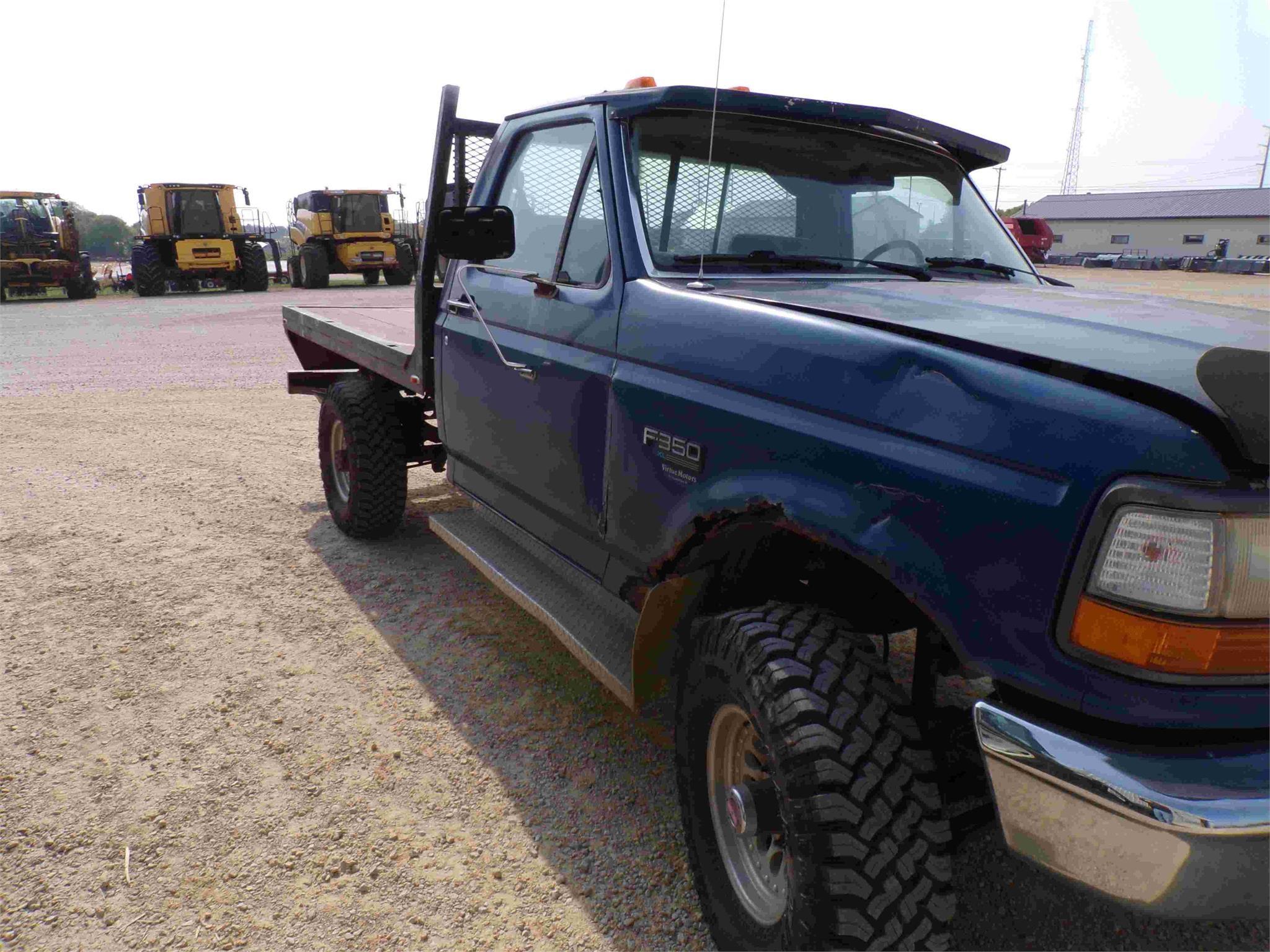1984 Ford F-350 Equipment Image0