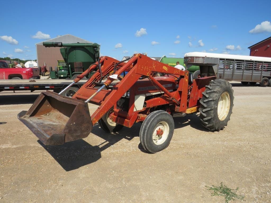 Main image International Harvester 454