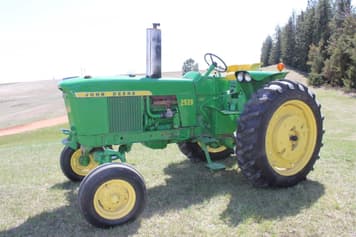 Main image John Deere 2520