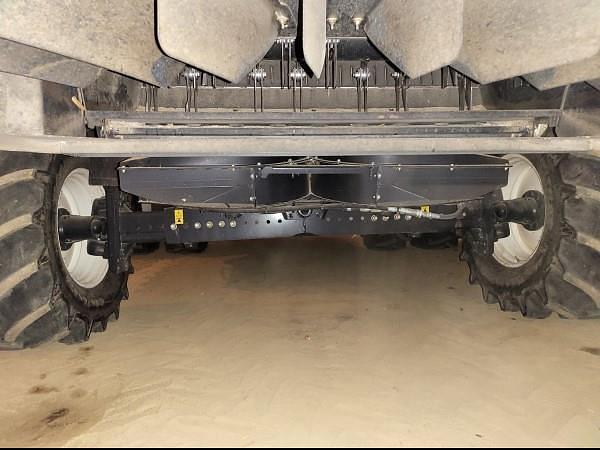 Main image New Holland CR6.90 16