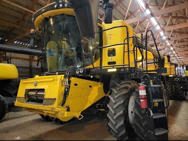 Main image New Holland CR6.90 45