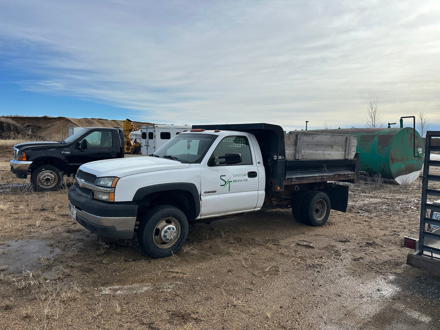 Dodge Ram 3500 Equipment Image0