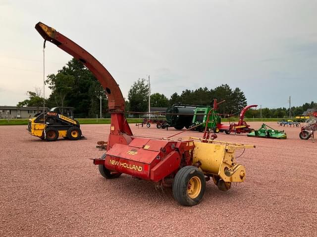 Image of New Holland 782 equipment image 1