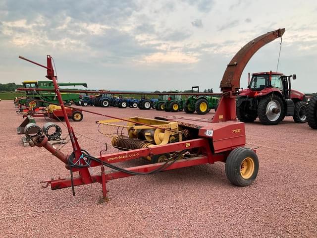 Image of New Holland 782 equipment image 3