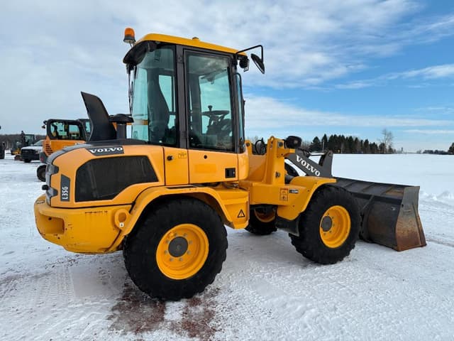 Image of Volvo L35G equipment image 3