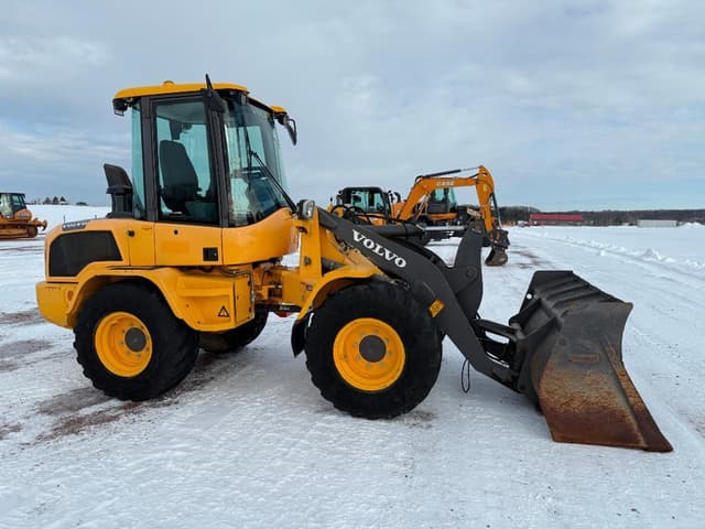 Image of Volvo L35G equipment image 2
