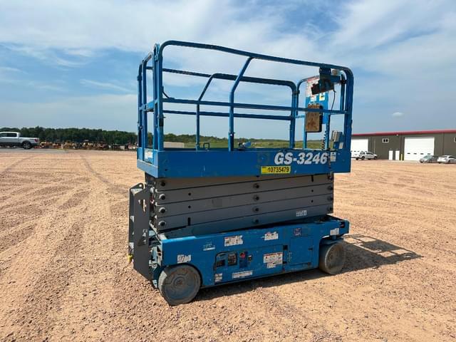 Image of Genie GS3246 equipment image 3