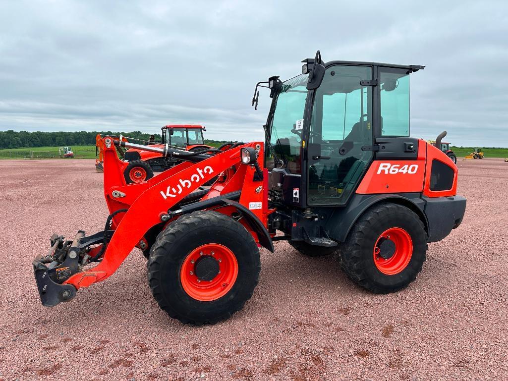 Image of Kubota R640 Primary image