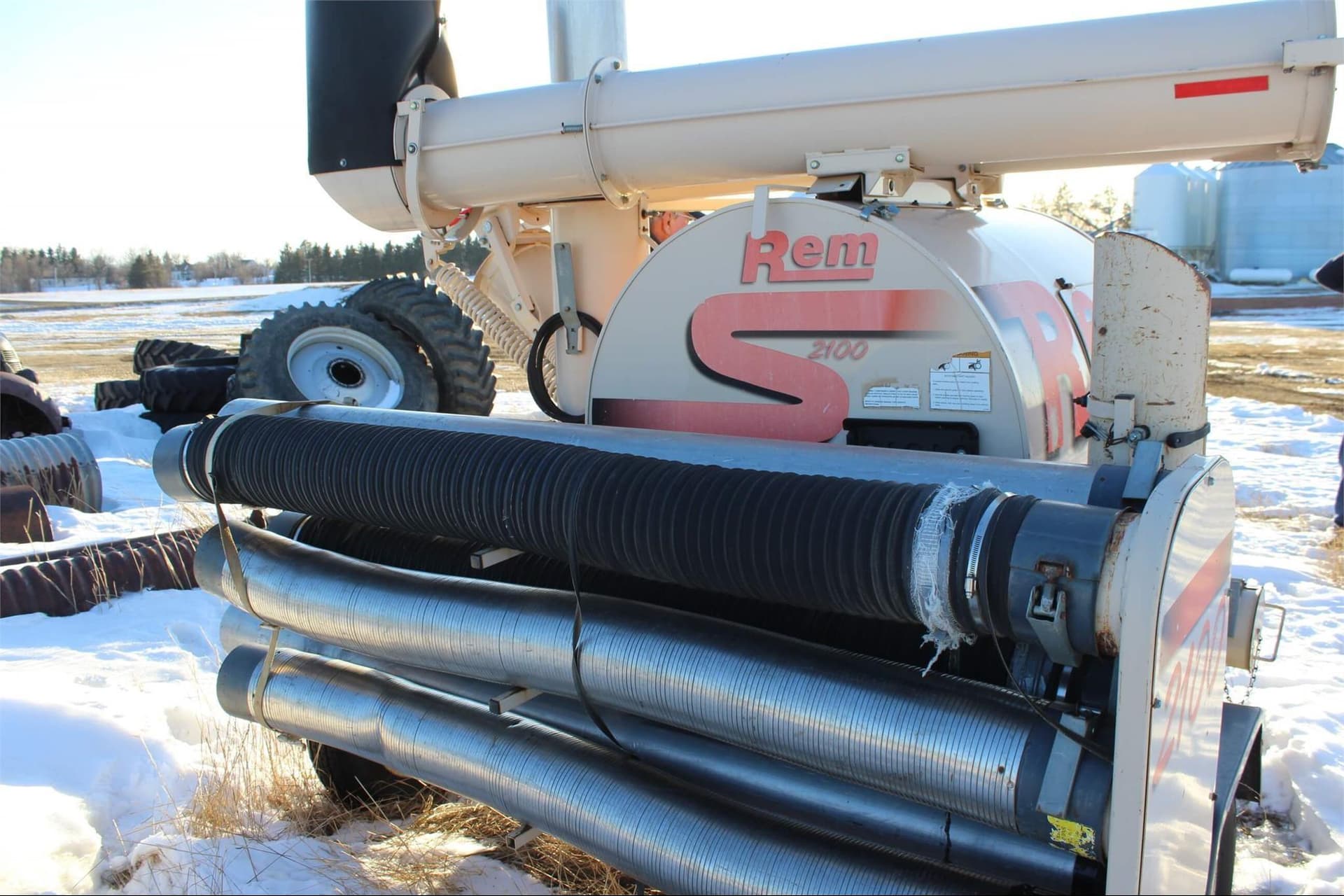REM 2100 Harvesting Grain Vacuums for Sale Tractor Zoom