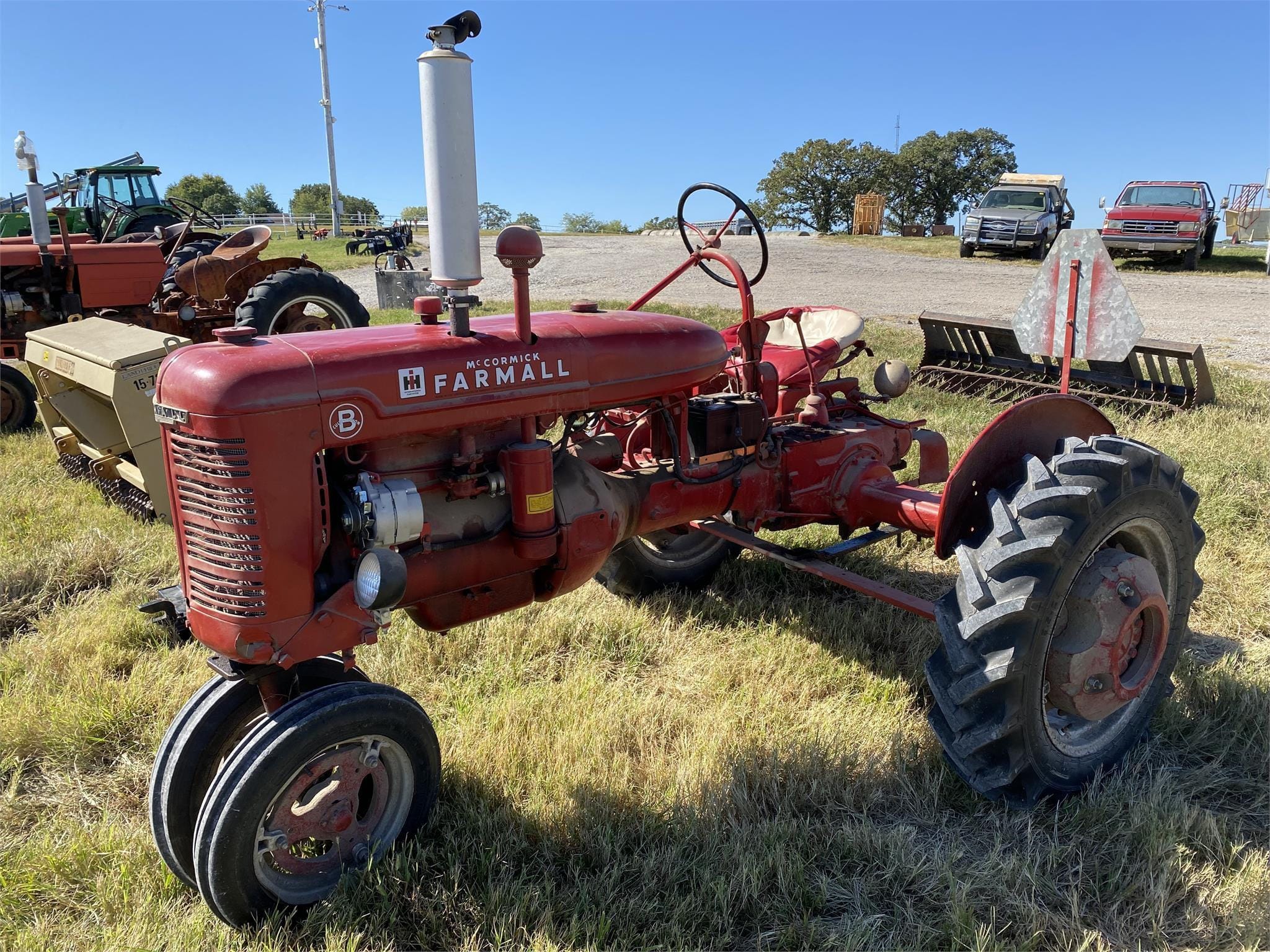 Main image Farmall B