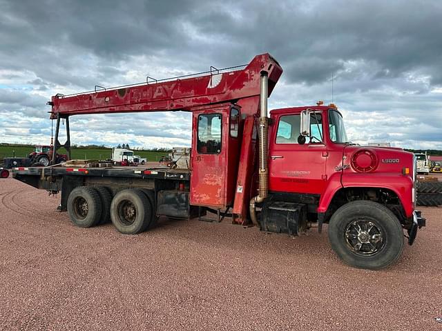 Image of Ford L9000 equipment image 2