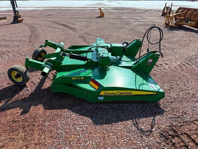 Image of John Deere MX8 equipment image 3