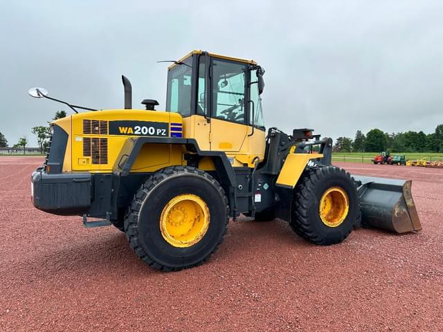 Image of Komatsu WA200PZ-6 equipment image 3