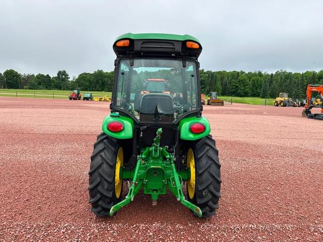 Image of John Deere 3046R equipment image 4