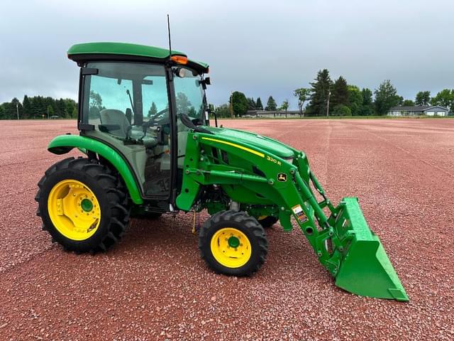 Image of John Deere 3046R equipment image 2