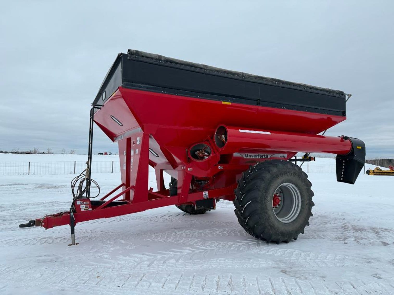 2021 Unverferth 1060 Equipment Image0