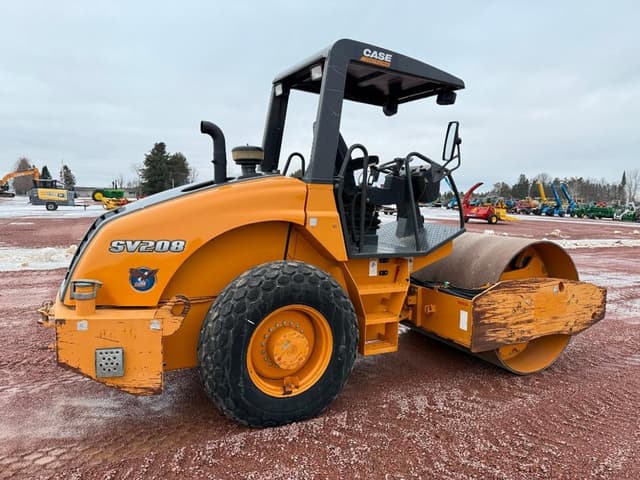 Image of Case SV208 equipment image 3