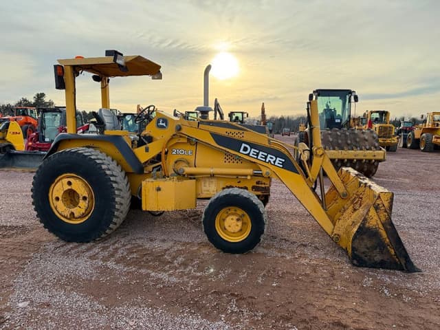 Image of John Deere 210LE equipment image 2