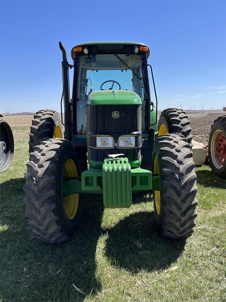 Main image John Deere 7330 5