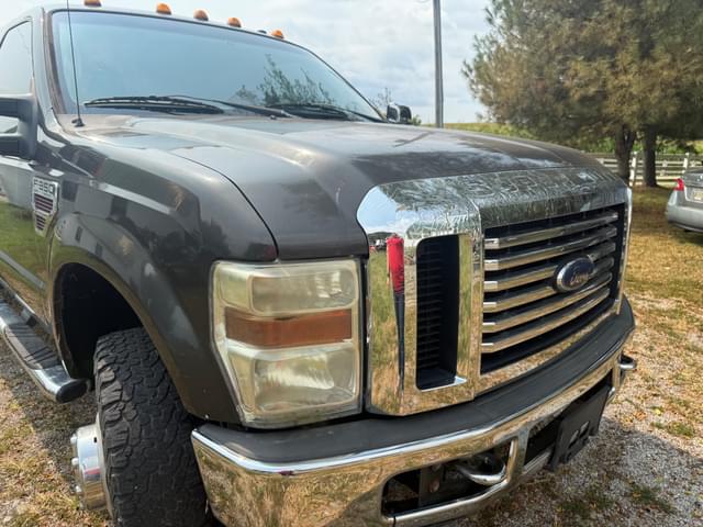 Image of Ford F-350 equipment image 3
