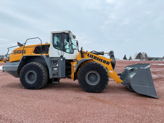 Image of Liebherr 566 equipment image 2