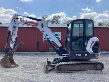 Main image Bobcat E42