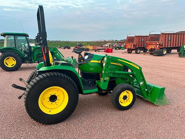 Image of John Deere 3120 equipment image 3