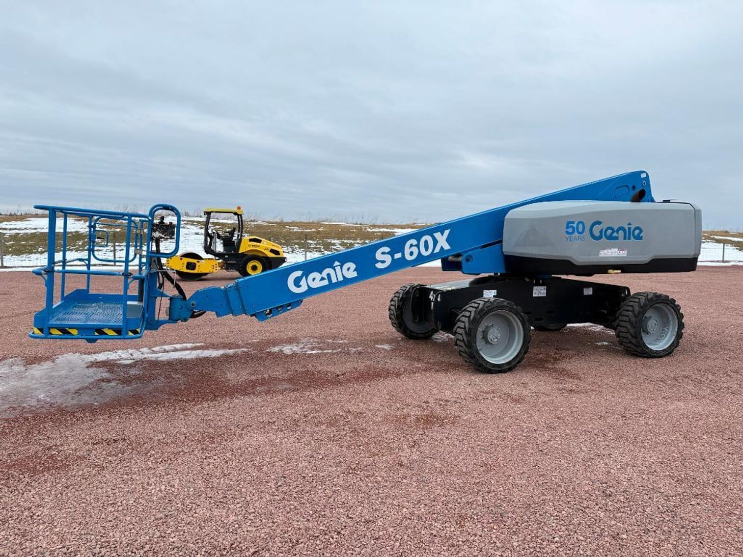2017 Genie S60X Equipment Image0