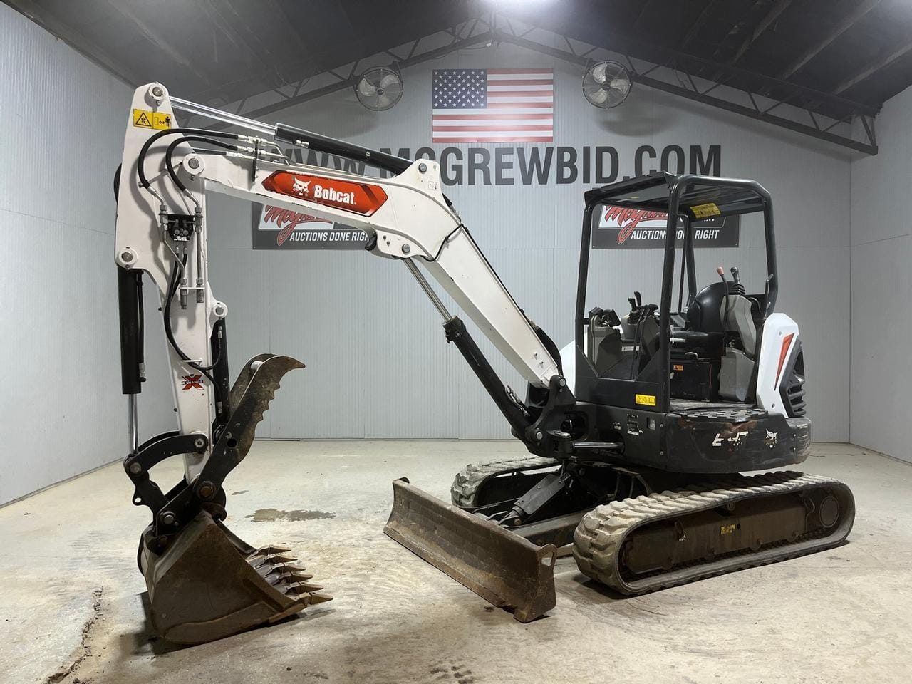 Main image Bobcat E42