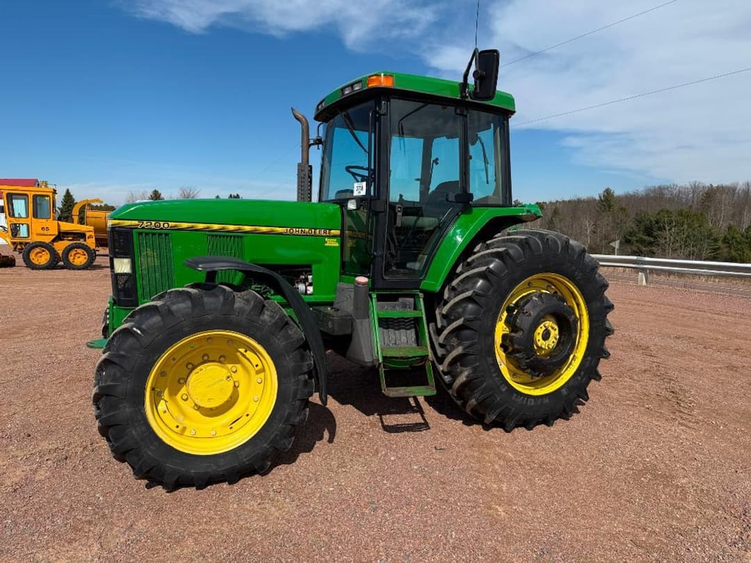 Image of John Deere 7200 Primary image