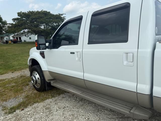 Image of Ford F-450 equipment image 4