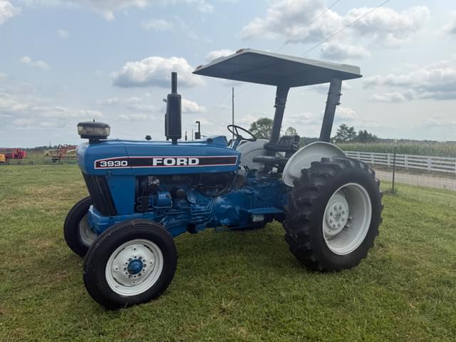 Image of Ford 3930 equipment image 2