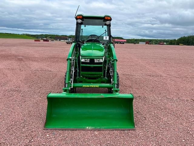 Image of John Deere 3033R equipment image 1