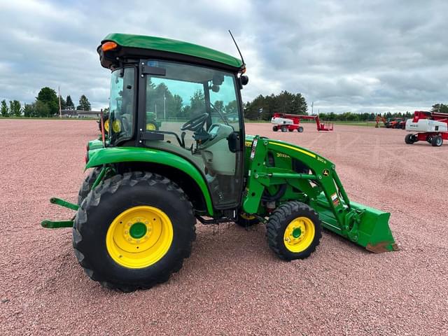 Image of John Deere 3033R equipment image 3
