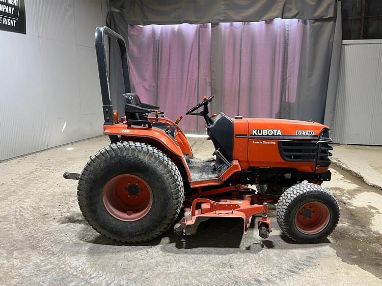 1999 Kubota B2710 Equipment Image0