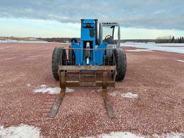 Image of Genie GTH-844 equipment image 1