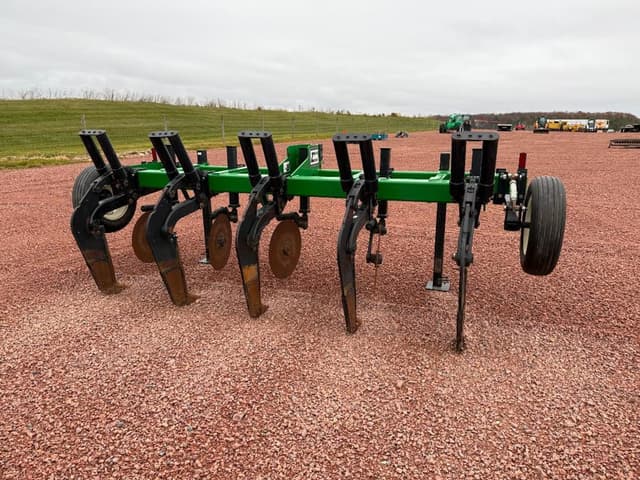 Image of Unverferth Zone-Builder 130 equipment image 3