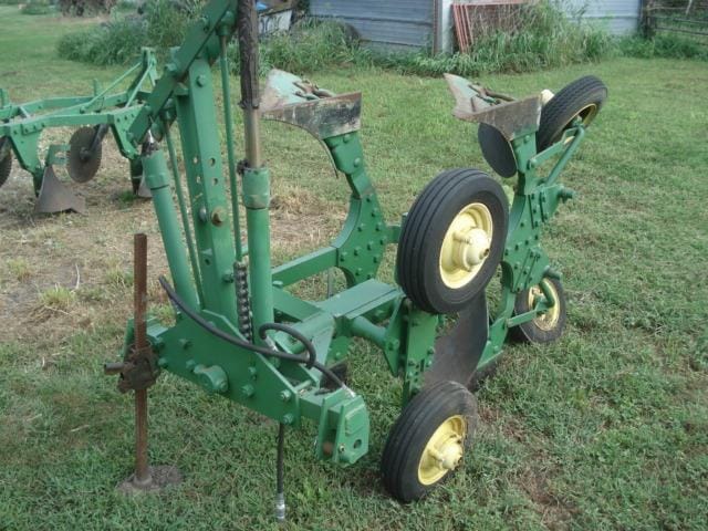 Main image John Deere 2B
