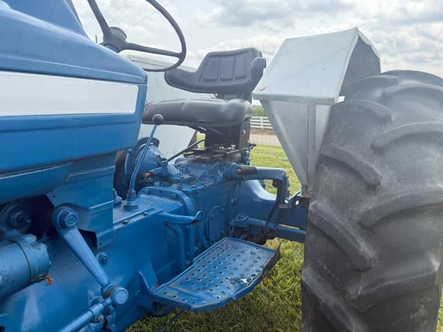 Image of Ford 3600 equipment image 2